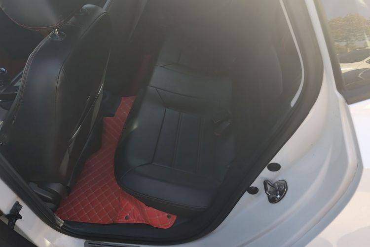 大众 Polo 2014款 1.4L 手动风尚版中控内饰21