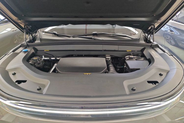 理想汽车 理想L9 2022款 Max机舱底盘24