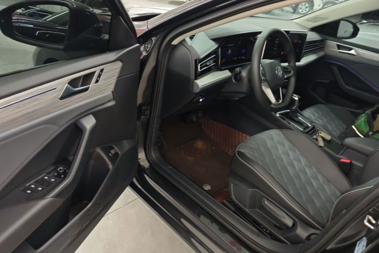 大众 速腾 2025款 改款三 300TSI DSG超越版中控内饰20