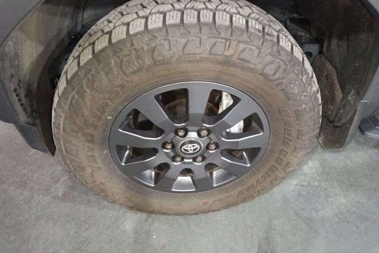 丰田 普拉多 2024款 2.4T 悍野WX版 6座车身外观6007