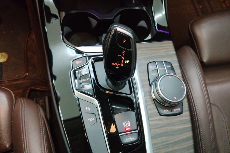 宝马X3 2020款  xDrive28i M运动套装中控内饰18