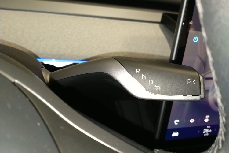 特斯拉 Model Y 2024款 后轮驱动版中控内饰18