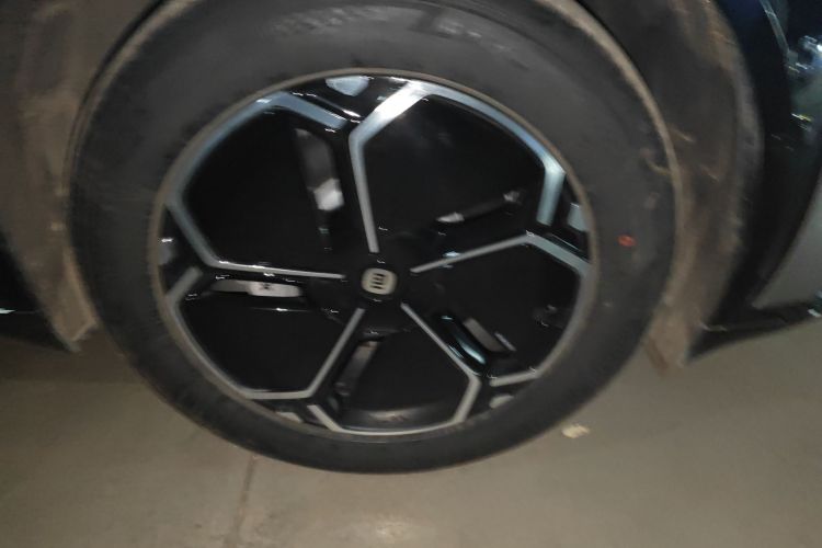 小米汽车 小米YU7 2025款 超长续航后驱版车身外观10