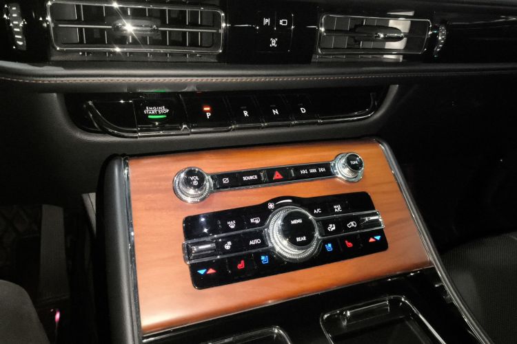 林肯 飞行家 2021款 3.0T V6 四驱尊享版中控内饰18