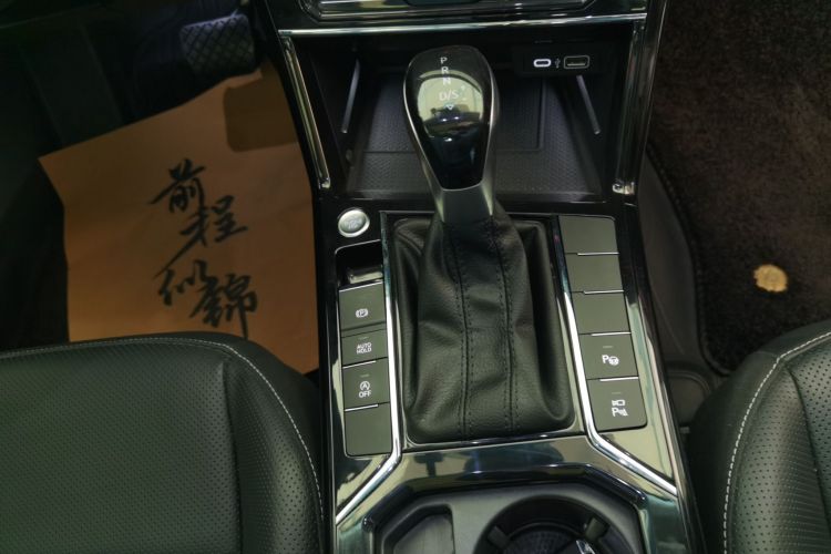 大众 帕萨特 2023款 改款 330TSI 豪华版中控内饰18