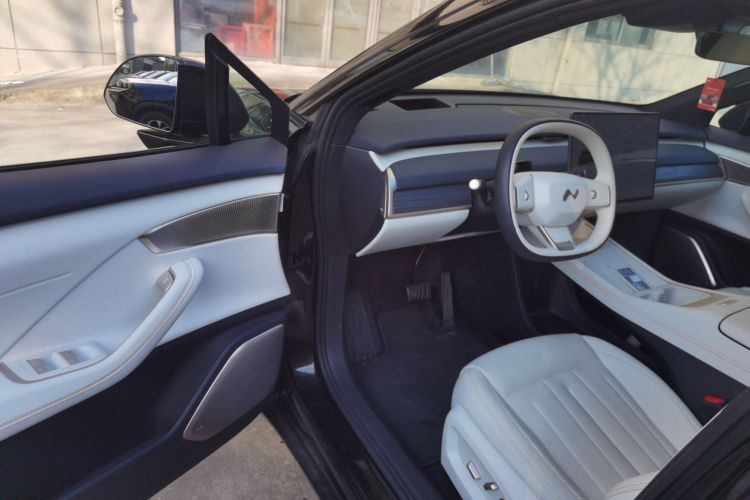 乐道L60 2024款 85kWh 后驱版中控内饰7003