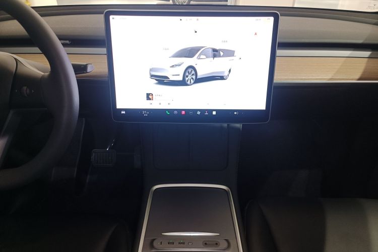 特斯拉 Model Y 2022款 改款 长续航全轮驱动版中控内饰16