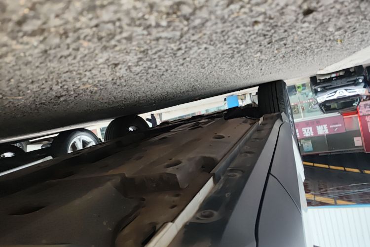 丰田C-HR 2021款 2.0L 豪华版局部细节9002