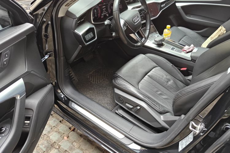 奥迪A6L 2019款 40 TFSI 豪华致雅型中控内饰20