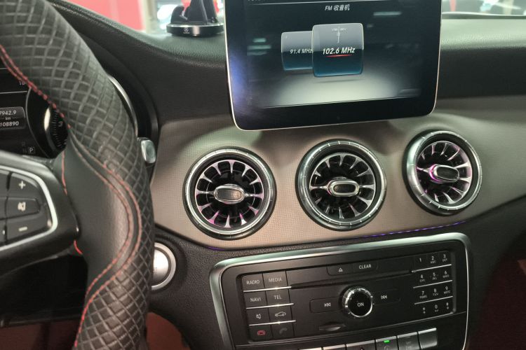 奔驰CLA 2017款 改款 CLA 200 时尚型中控内饰16