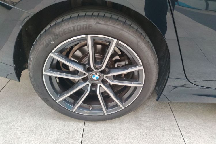 宝马3系 2024款 325Li M运动套装车身外观6008