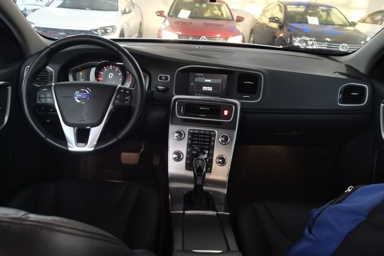 沃尔沃S60 2017款 S60L T4 智远版中控内饰12