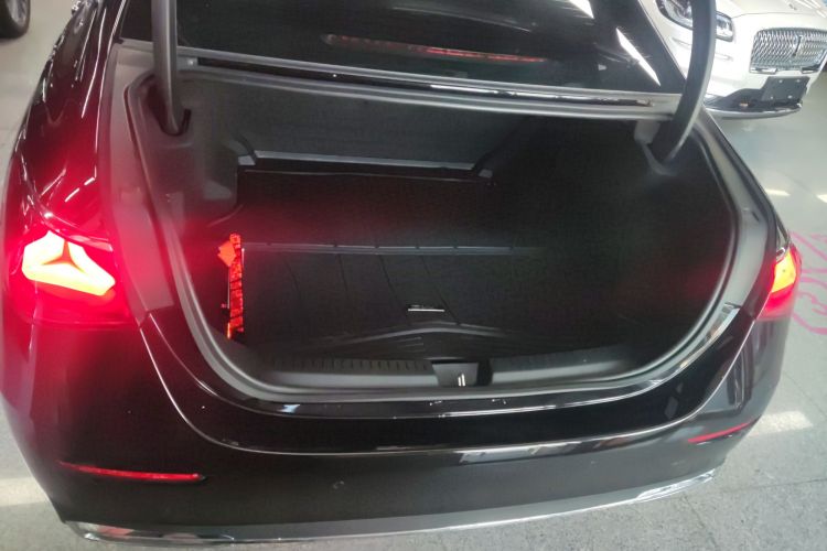 奔驰E级 2025款 E 300 L 时尚型机舱底盘23