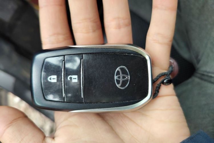 丰田 汉兰达 2015款 2.0T 四驱豪华版 7座中控内饰11