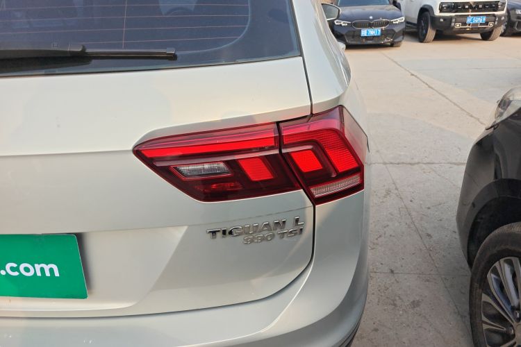 大众 途观L 2017款 330TSI 自动两驱豪华版车身外观9