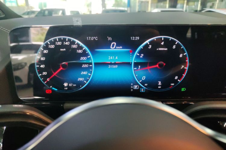 奔驰GLA 2020款 GLA 200中控内饰14