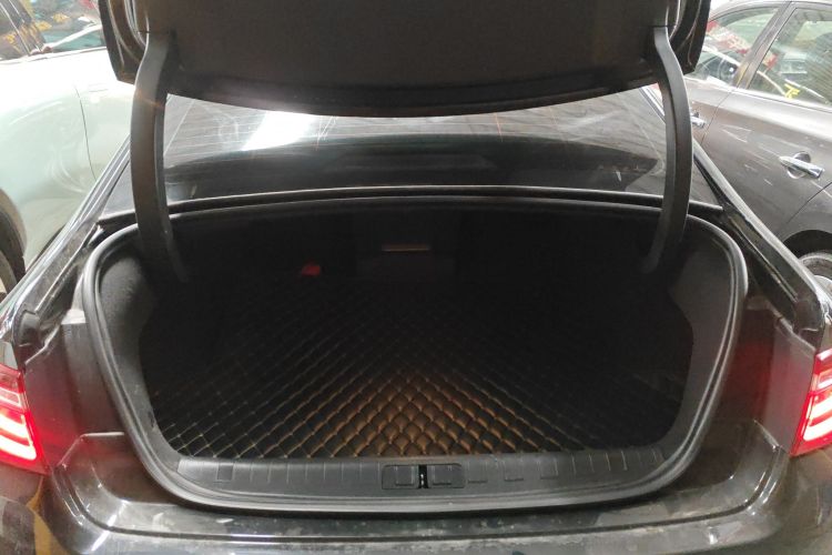 雪铁龙C6 2017款 350THP 豪华型机舱底盘23