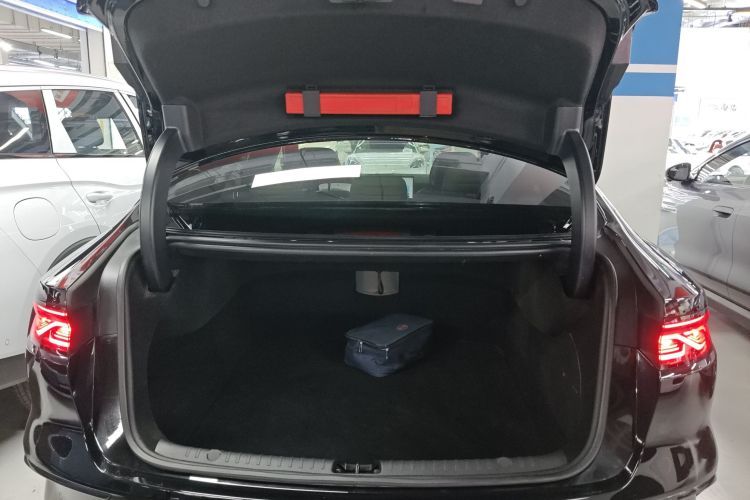 比亚迪 汉 2025款 DM-i 125KM激光雷达智驾型机舱底盘23