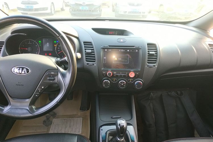 起亚K3 2016款 1.6L 手动GLS中控内饰16