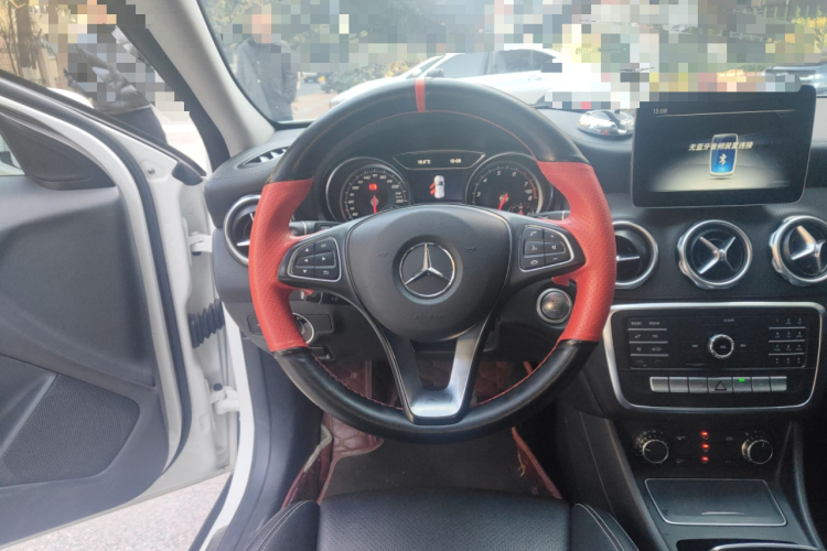 奔驰GLA 2018款 GLA 200 时尚型中控内饰13