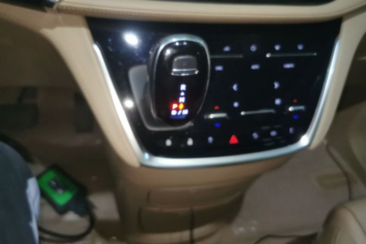 别克GL8 2020款 ES陆尊 653T 豪华型中控内饰18