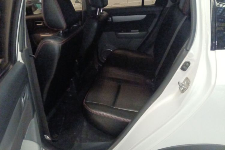 铃木 雨燕 2016款 1.5L 自动时尚型酷玩版中控内饰7004