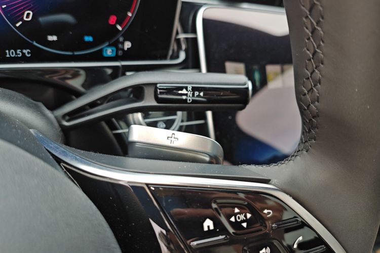 奔驰E级 2024款 E 260 L中控内饰18