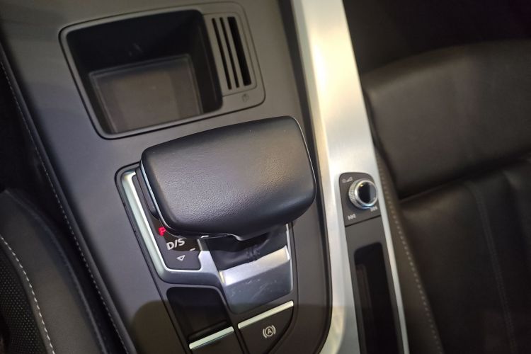 奥迪A4L 2022款 40 TFSI 豪华动感型中控内饰18