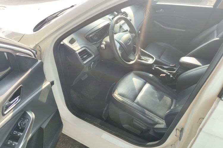 福特 福睿斯 2015款 1.5L 自动时尚型中控内饰20