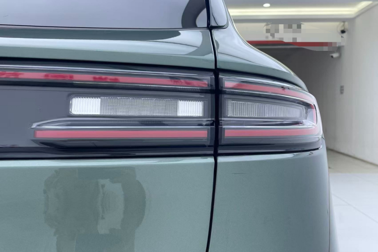 鸿蒙智行 问界M5 2022款 增程后驱标准版车身外观6006