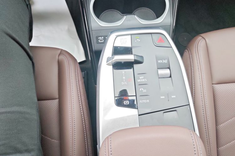 宝马X1 2024款 sDrive25Li X设计套装中控内饰18