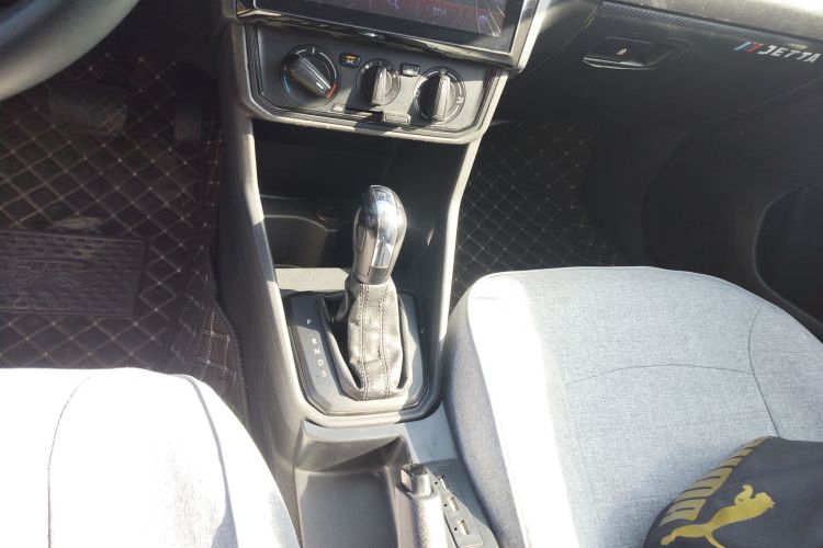 大众 捷达 2017款 1.5L 自动时尚型中控内饰18