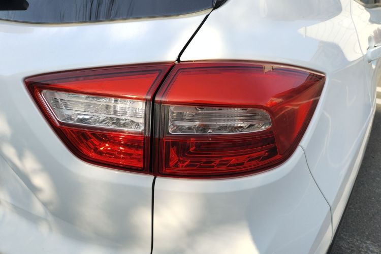 长安CS15 2017款 1.5L 自动豪华天窗版车身外观6006