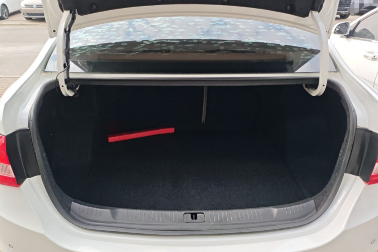 别克 英朗 2016款 15N 自动精英型中控内饰23