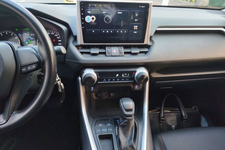 丰田 威兰达 2022款 改款 2.0L CVT两驱领先版中控内饰16