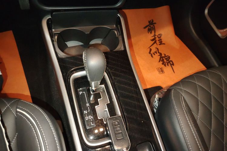 三菱 欧蓝德 2021款 改款 2.0L 两驱畅享版 5座中控内饰18