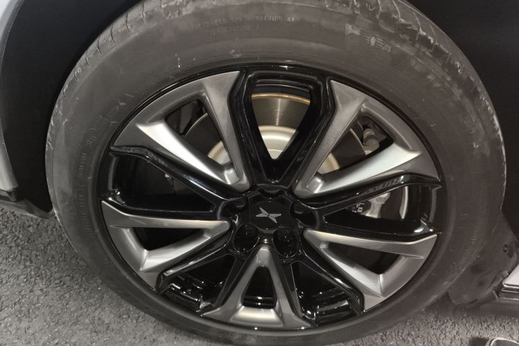 小鹏P7 2022款 480N+车身外观6008