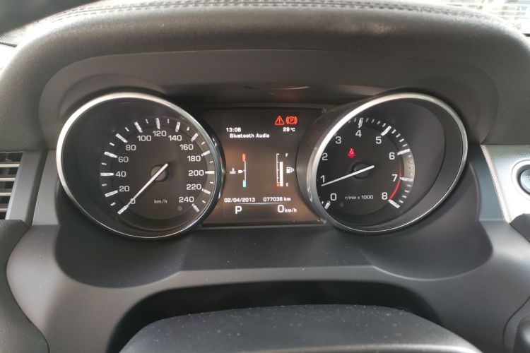 路虎 揽胜极光(进口) 2014款 2.0T 5门耀动版中控内饰14