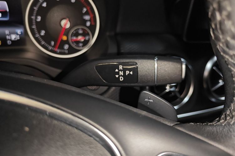 奔驰A级(进口) 2018款 A 200 动感型中控内饰18