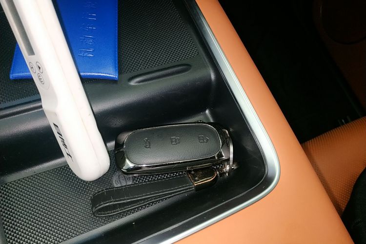 理想汽车 理想L9 2022款 Max中控内饰7001