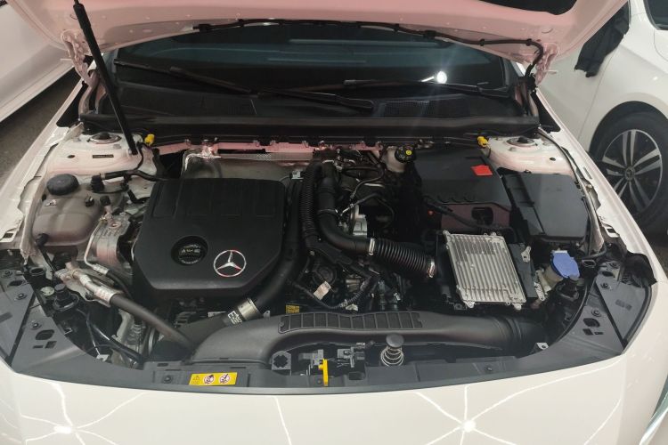 奔驰A级 2024款 改款 A 200 L 时尚型机舱底盘24