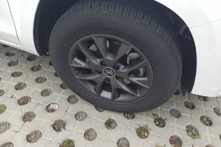 比亚迪 宋 2020款 经典版 1.5T 自动精英型车身外观6007