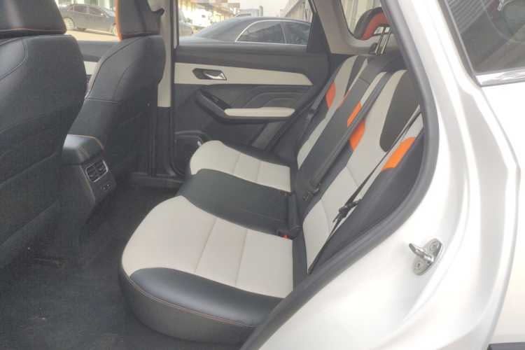 哈弗赤兔 2021款 激擎版 1.5T 白银兔中控内饰7004