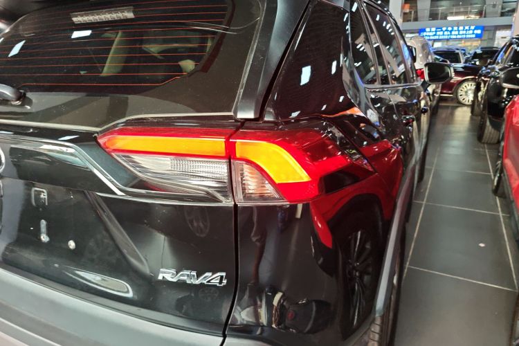 丰田 RAV4荣放 2021款 2.0L CVT两驱风尚版车身外观9