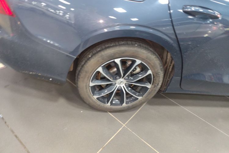 沃尔沃S60 2022款 B4 智逸豪华版车身外观6008