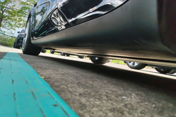 特斯拉 Model Y 2022款 改款 长续航全轮驱动版局部细节9002