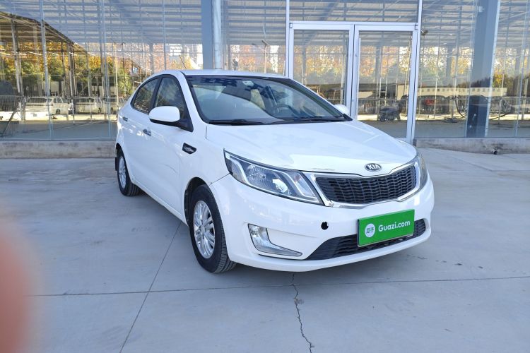 起亚K2 2012款 三厢 1.4L MT GLS纪念版车身外观3