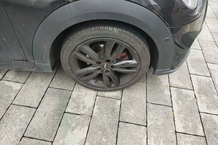 MINI 2022款 1.5T COOPER 黑标特别版车身外观10