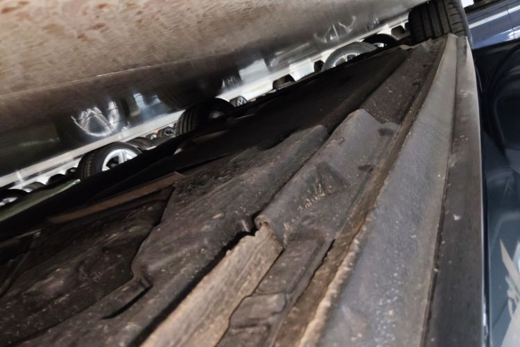 奥迪A4L 2024款 40 TFSI quattro RS套件燃速型局部细节9002