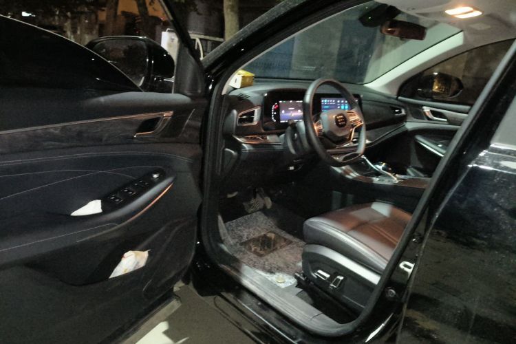 蓝电E5 2024款 荣耀版 100KM尊享型 7座中控内饰20